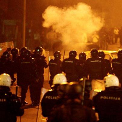 《2000万预约大热！揭秘移动射击新霸主》