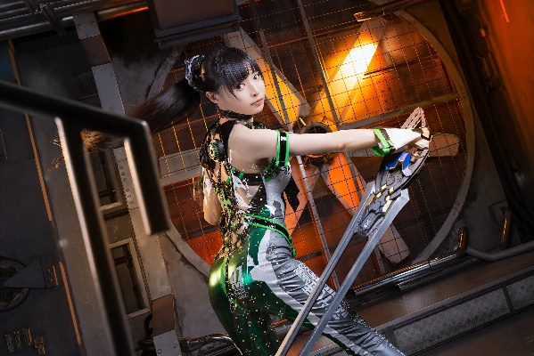 《剑星》伊芙COS还原度爆表！东云海写真惊艳亮相