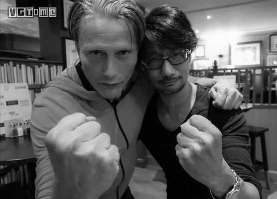 小岛秀夫加盟索尼SIE！《死亡搁浅2》造型亮相，爱心比心互动