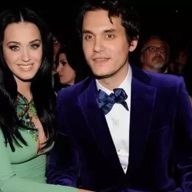 水果姐开花恋情疑告急！巡演后分手传闻四起