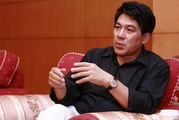 朱时茂与于谦年龄对比：71岁老戏骨vs56岁鲜肉，谁更年轻？