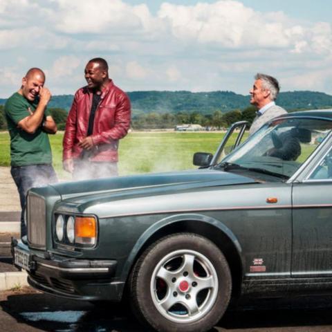 《英雄联盟》经典模式回归狂欢！玩家喜迎新春盛宴