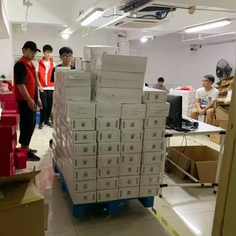 明星被柜姐强抱事件，资生堂内部处理曝光