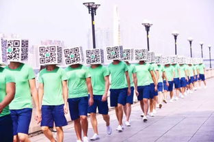 00后美女机长高空秀绝技，苏超表演飞机拉烟惊艳登场