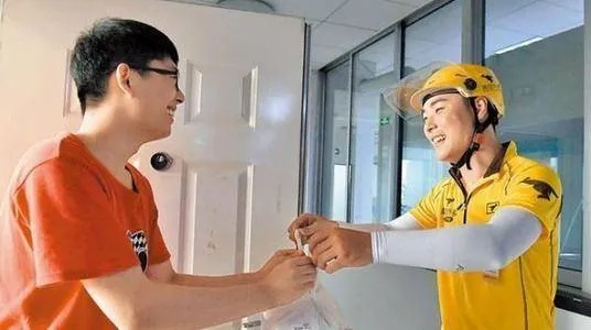 一线外卖骑手月入近1.3万！揭秘真实收入，你敢信？