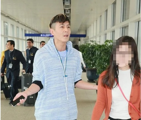 陈冠希机场怒斥：日籍乘客先下机，原因竟是...