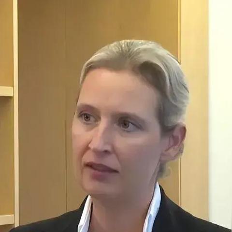 《魔兽世界2025官方揭秘：探索未来游戏新篇章》