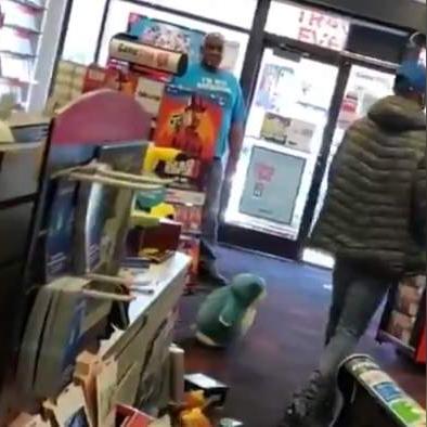 《退款奇招：揭秘玩家如何“毁坏”商品求退款》