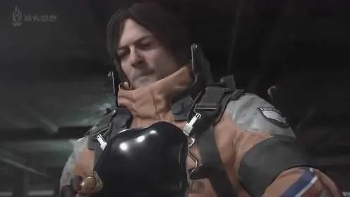 《死亡搁浅2》山姆背货翻车现场，搞笑一幕引热议！