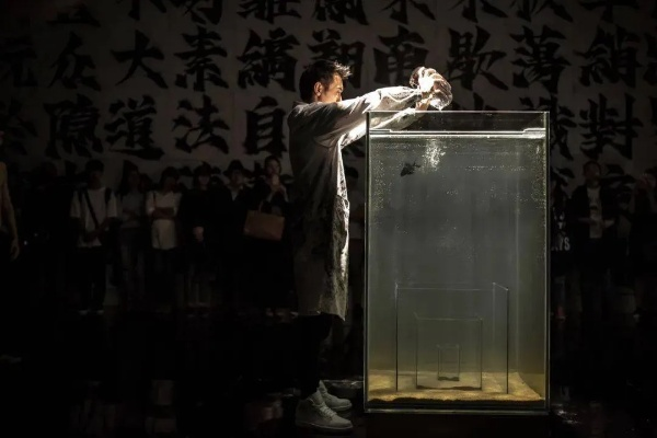 《归唐》揭秘：探索“自杀式”题材背后的文化内涵