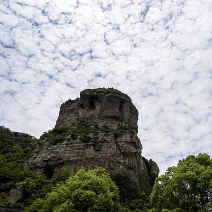 《火山仙子养成记：神秘美少女传奇》