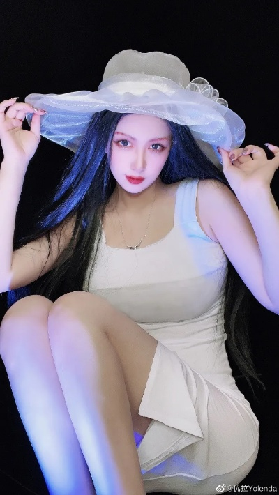 御姐Coser八尺大人美图曝光：身材绝了！🔥