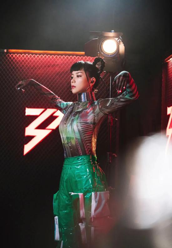 《剑星月城柳装伊芙Mod》极致还原，探索绝美时装秘境