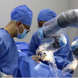 机器人助力！首例腰上种牙移植手术成功，中国医疗创新再突破