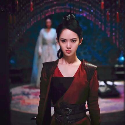 《银与绯官网2025独家入口！官方网址速查》