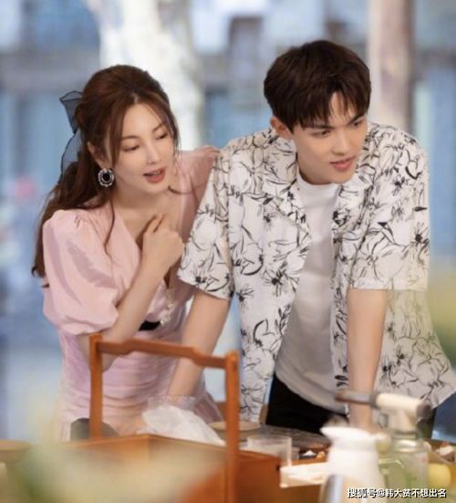 宁静牵手汪峰引热议：为何偏爱已婚男？