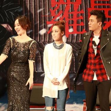 阿娇路演遭粉丝调侃“妈咪”，44岁女神霸气回怼！