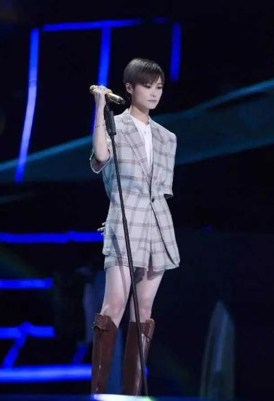 李宇春脱口秀揭秘：裙子非第二性征，某哥某爷尊称大揭秘