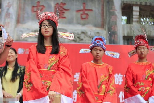 高考724分！女儿高分夺冠，爸爸激动尖叫，女儿却淡定回应！