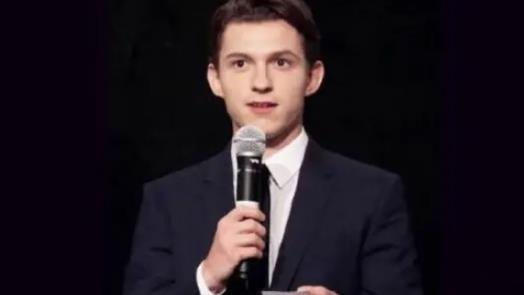 《荷兰弟太嫩？网友热议新任007人选》