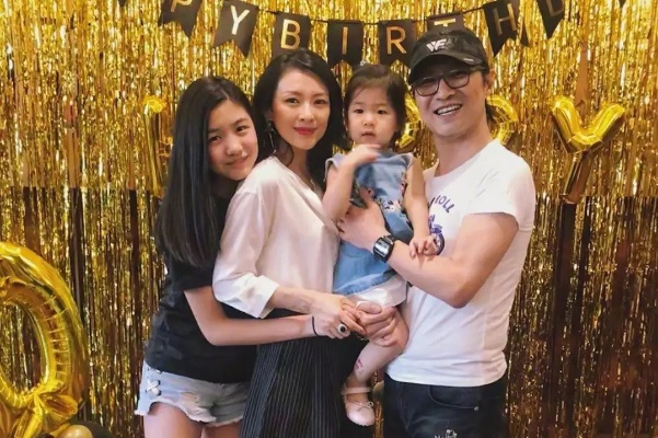 《汪峰女友排名垫底，她却自嘲成这样？》