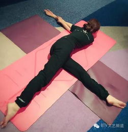 明星瑜伽裤秀身材！柔韧度惊人动作曝光