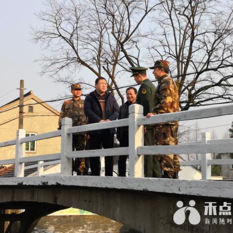 《GTA6》狂飙新篇章：开启桥上极速追逐狂潮！