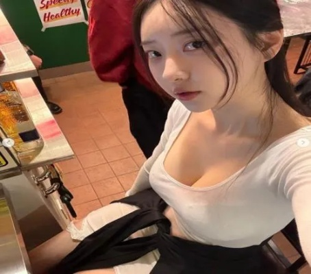 《剑星》体模申才恩新照曝光：绝美颜值引热议