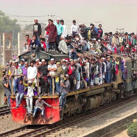 印度嘲讽中国“慢火车”落后？真相曝光，网友：打脸了！