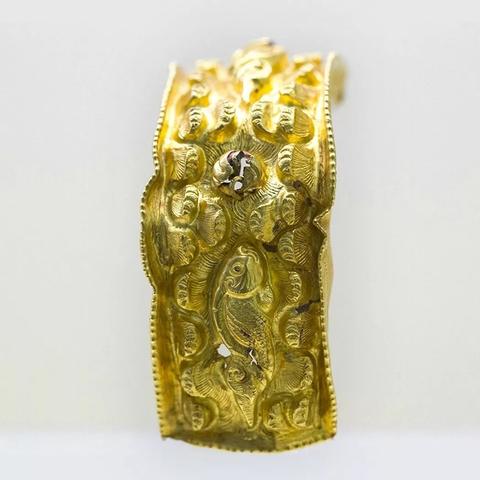 银与绯魅丝角色深度解析：游戏内魅力与实力并存