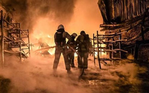 《超级忍反攻斩击》核聚变盛况：白衣忍者现场突袭！