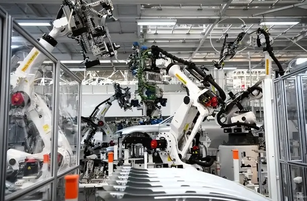 小米汽车工厂揭秘：76秒速产，自动化黑科技震撼眼球