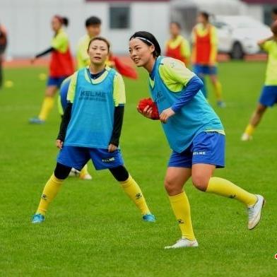 比亚迪汉百万销量里程碑：前女足门将喜提第100万辆！