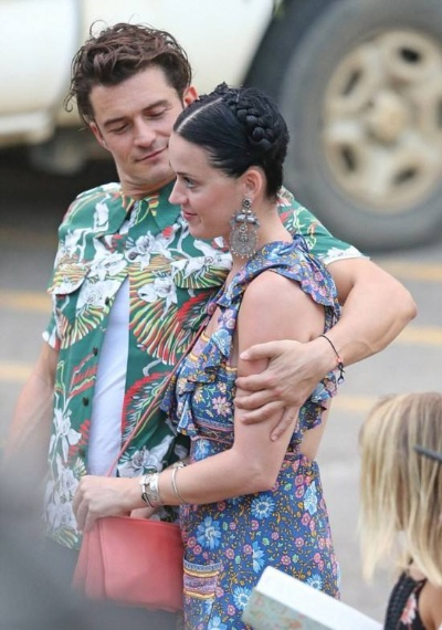 六年婚姻终结！水果姐巡演泪洒，悉尼妹约会揭秘