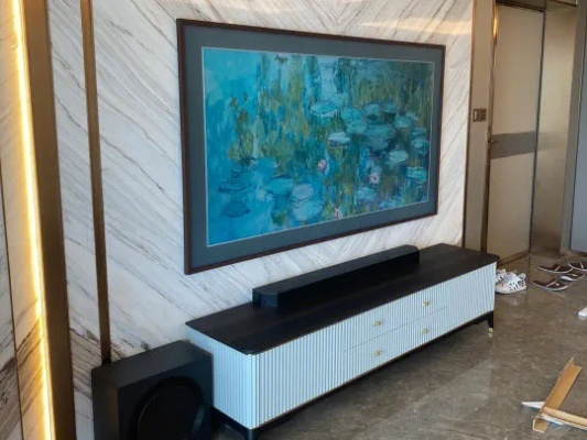 壁画电视翻倍价热销，销量狂飙近5倍！