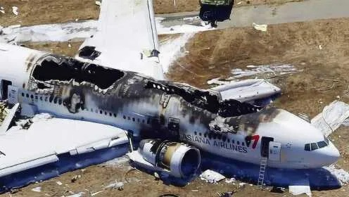 高空急坠航班补偿引争议：日航751元补偿竟要乘客先垫付！