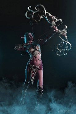 《妮姬X尼尔A2》联动演示：动感身材大秀，战斗魅力全开！