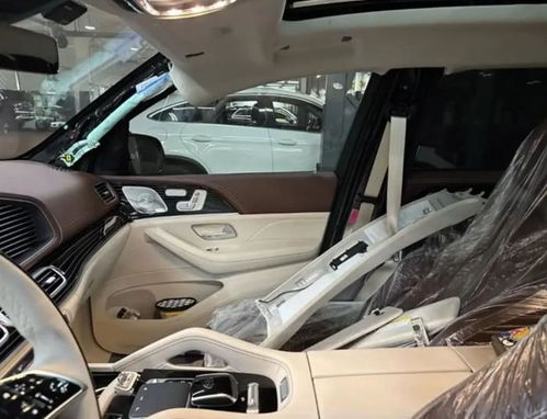 问界M9智驾事故车主百万索赔引热议，网友：勒索还是合理维权？