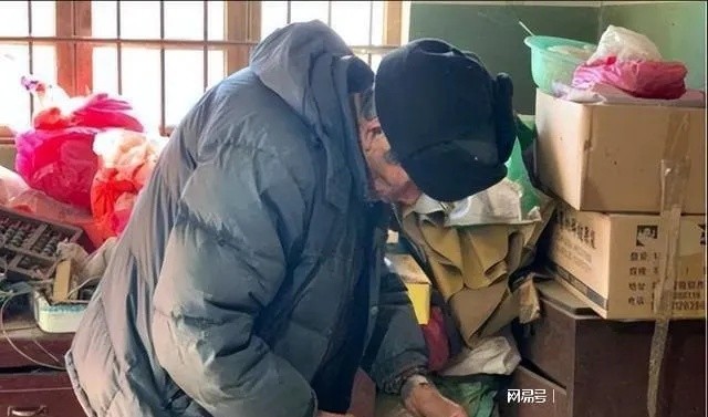 《中年玩家钱包告急！揭秘“电子垃圾三件套”狂吞数百亿》