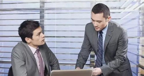 《职场黑暗面：揭秘“虐待式”老板的领导真相》