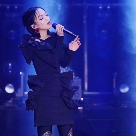 《马油袜加攻速，网红新潮流揭秘！》