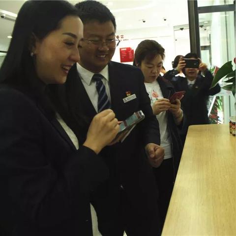 Windows重装后竟要扫码付费？揭秘重装系统背后的“坑”