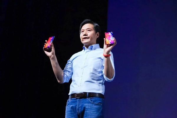 小米YU7首批交付！雷军“千亿CEO开门”再引热议