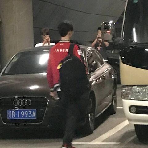Faker大揭秘：竟不知《英雄联盟》背景故事！