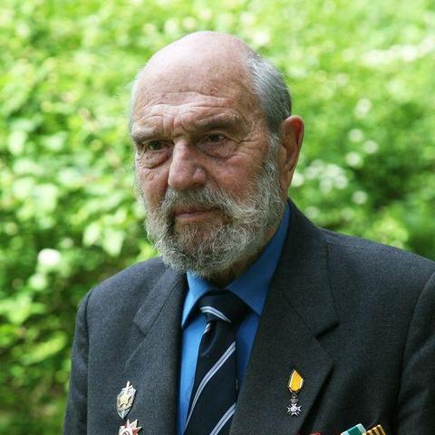 B站“小约翰可汗”粉丝突破千万，游戏圈热议！