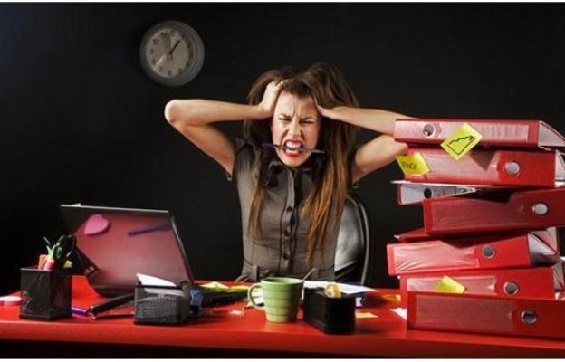 《罗马仕员工加班20天停工，揭秘职场困境》