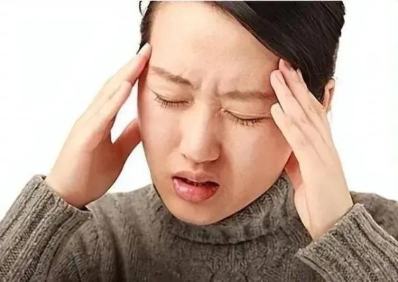 女子吃冰淇淋惊现“脑结冰”！前额剧痛揭秘