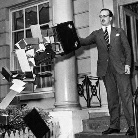 《洗澡时别想这些，男人囧图大揭秘！》