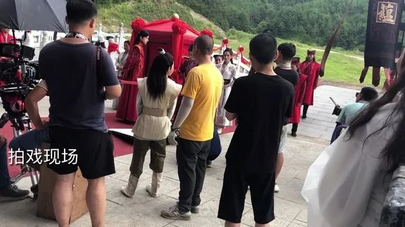 横店7日短剧拍完，王虎转战泰山兼职陪爬！