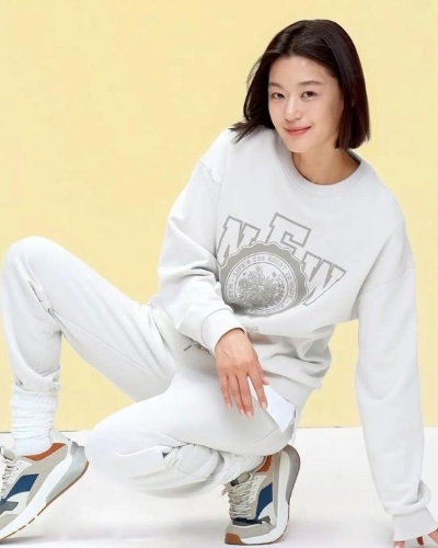 全智贤短发新形象：逆龄归来，重温20岁风采